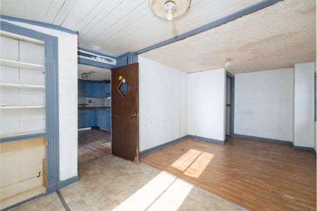 301 Queen Street, Bristol, CT 06010