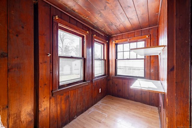 301 Queen Street, Bristol, CT 06010