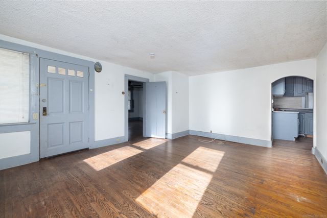 301 Queen Street, Bristol, CT 06010