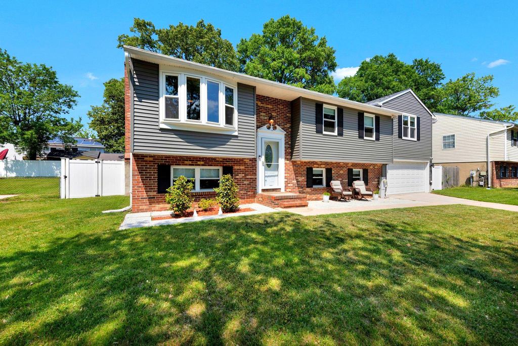 Image 2 of property listing at 1442 WATTS AVE, Severn, MD 21144