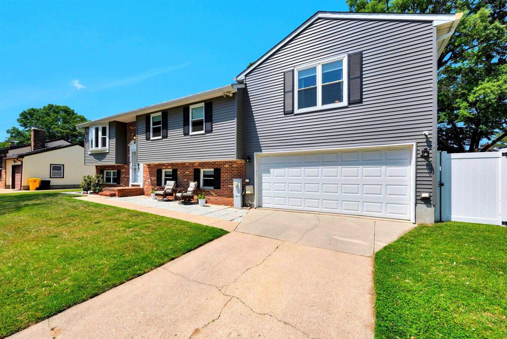 Image 3 of property listing at 1442 WATTS AVE, Severn, MD 21144