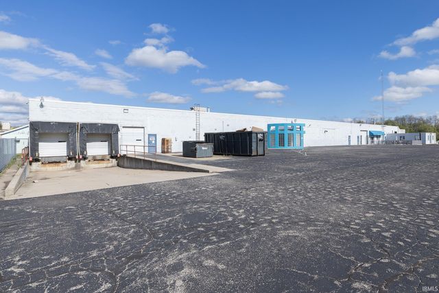 2700 Industrial Parkway, Elkhart, IN 46516