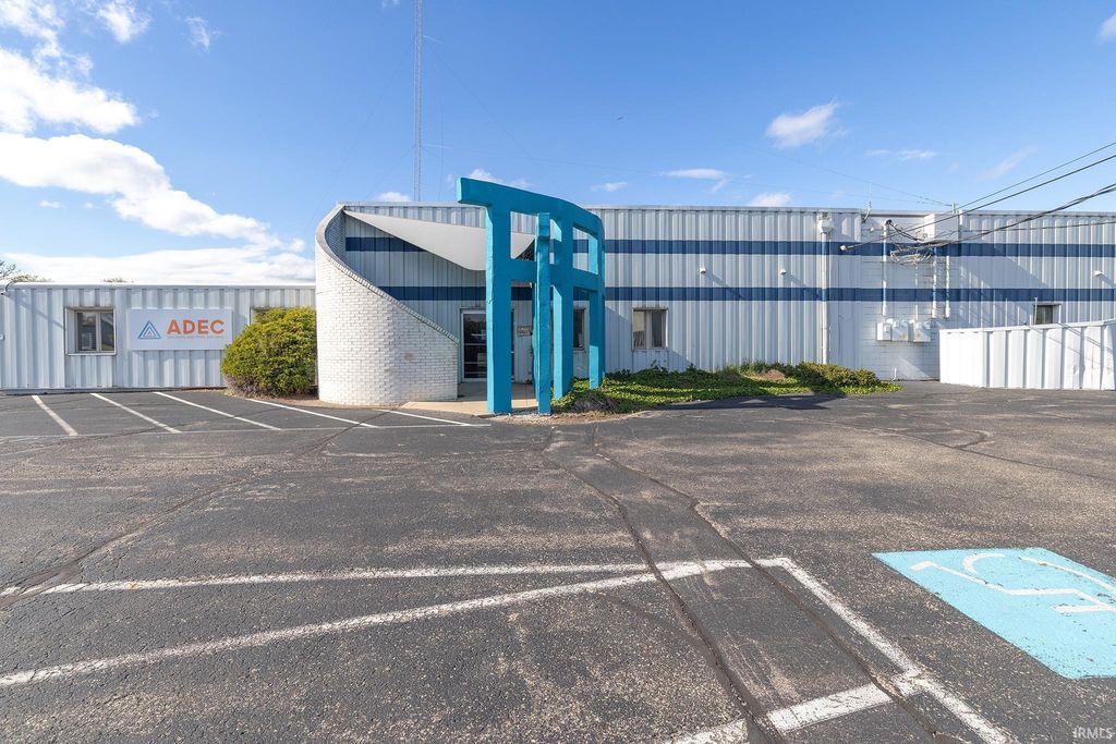 2700 Industrial Parkway, Elkhart, IN 46516
