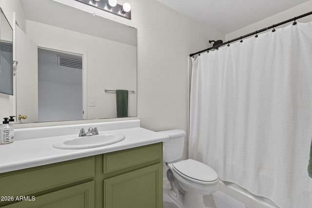 7175 W KALER Avenue, Glendale, AZ 85303
