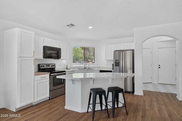 7175 W KALER Avenue, Glendale, AZ 85303