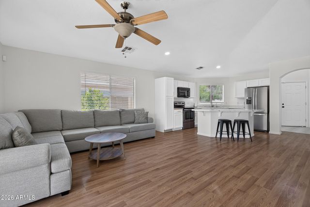7175 W KALER Avenue, Glendale, AZ 85303