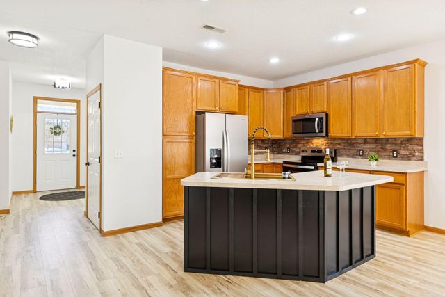 18400 Xerxes Street NW, Elk River, MN 55330