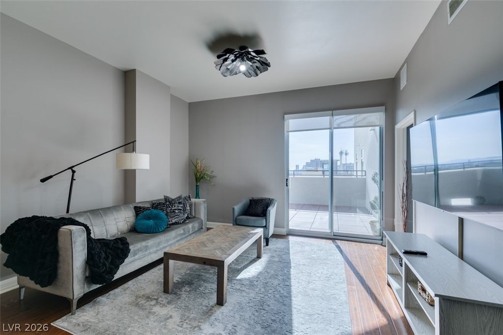 150 Las Vegas Boulevard 807, Las Vegas, NV 89101 — photo 2