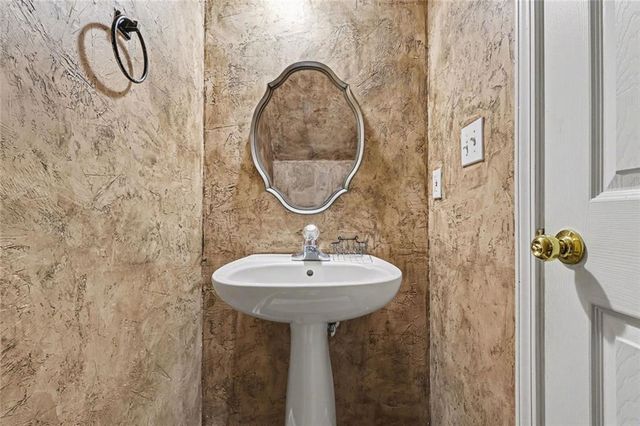 2402 Beaver Falls NW, Norcross, GA 30071