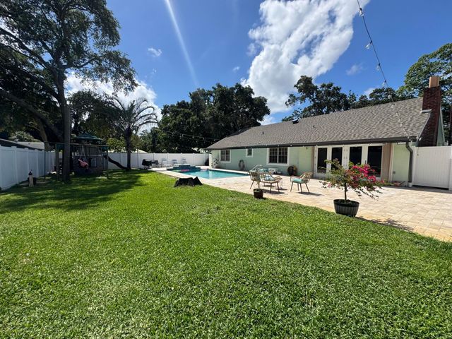 2518 Ranch House Road, West Palm Beach, FL 33406