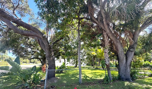 2518 Ranch House Road, West Palm Beach, FL 33406