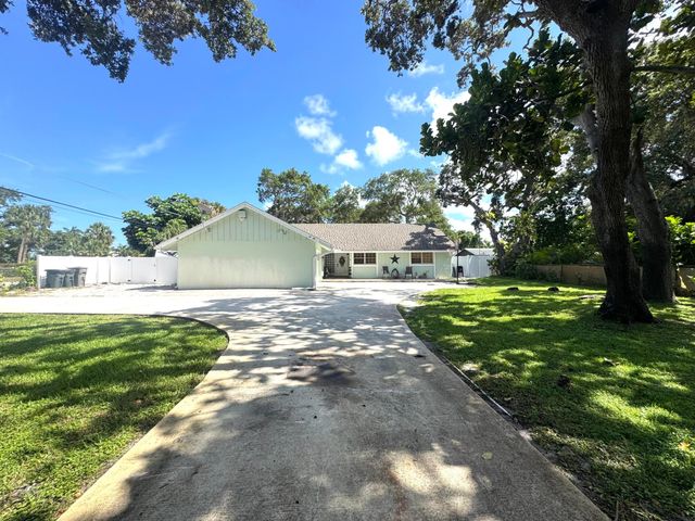 2518 Ranch House Road, West Palm Beach, FL 33406
