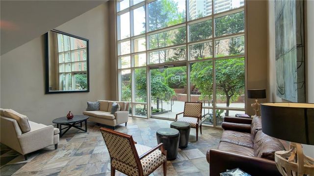 2626 Peachtree Road NW 1104, Atlanta, GA 30305