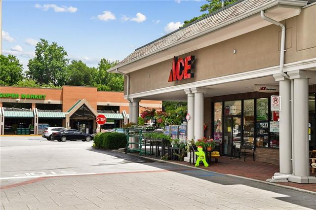2626 Peachtree Road NW 1104, Atlanta, GA 30305