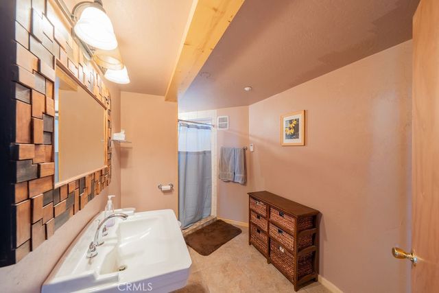 272 Manzanita Drive, Green Valley Lake, CA 92341