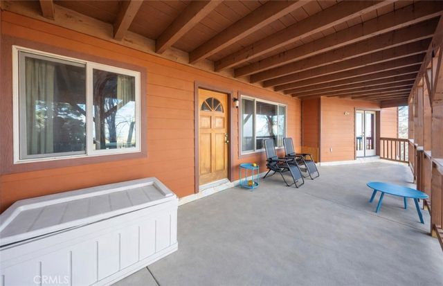 272 Manzanita Drive, Green Valley Lake, CA 92341