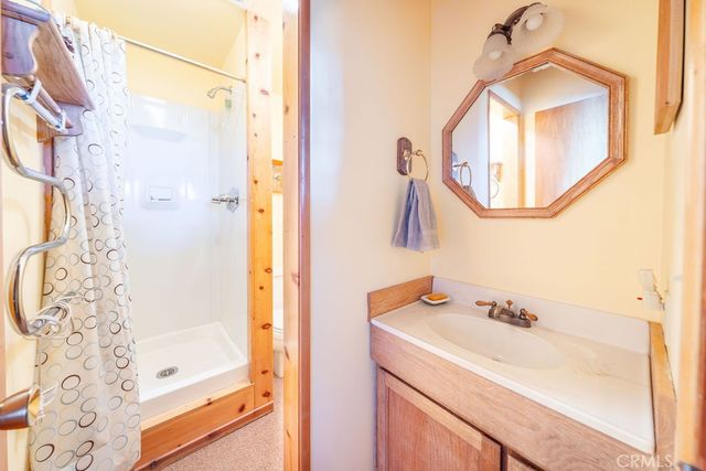 272 Manzanita Drive, Green Valley Lake, CA 92341