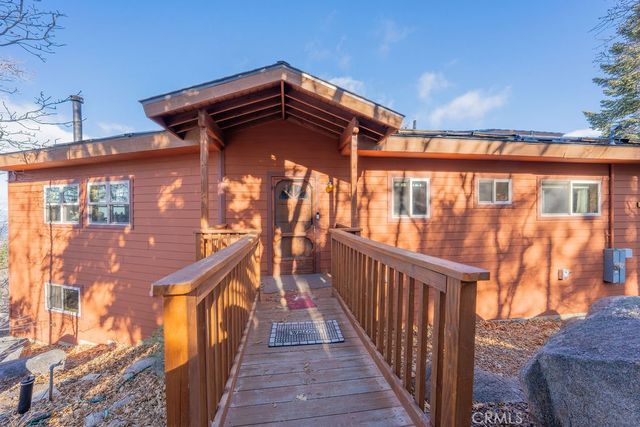 272 Manzanita Drive, Green Valley Lake, CA 92341