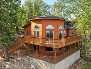 272 Manzanita Drive, Green Valley Lake, CA 92341