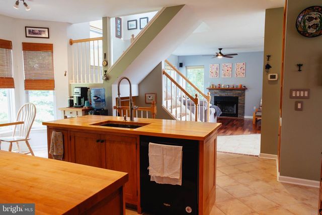 114 APPLE CROSS RD, Harpers Ferry, WV 25425