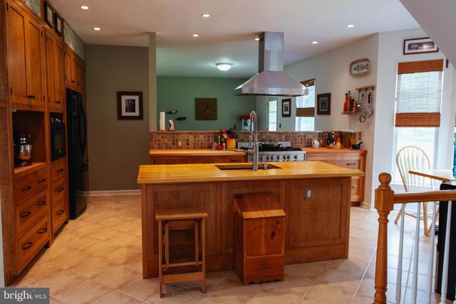 114 APPLE CROSS RD, Harpers Ferry, WV 25425