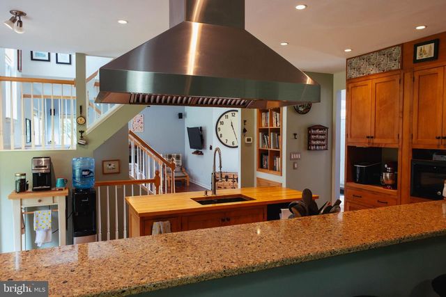 114 APPLE CROSS RD, Harpers Ferry, WV 25425