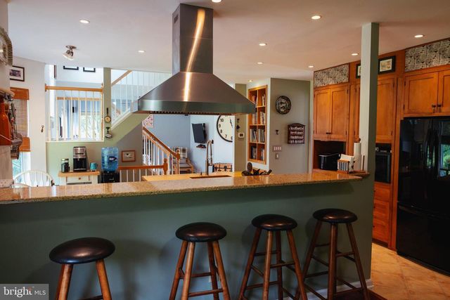 114 APPLE CROSS RD, Harpers Ferry, WV 25425
