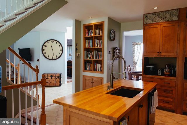114 APPLE CROSS RD, Harpers Ferry, WV 25425