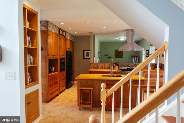 114 APPLE CROSS RD, Harpers Ferry, WV 25425