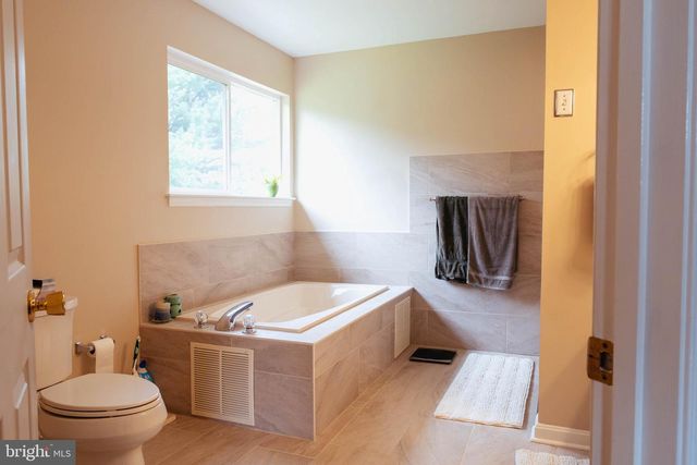 114 APPLE CROSS RD, Harpers Ferry, WV 25425