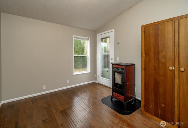 4333 Lakeview Ct SE, Lacey, WA 98503