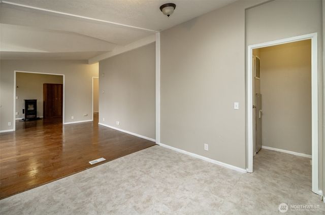 4333 Lakeview Ct SE, Lacey, WA 98503