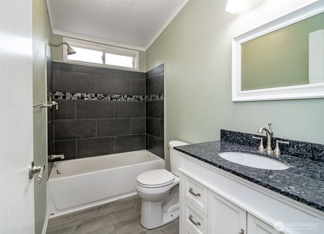 4333 Lakeview Ct SE, Lacey, WA 98503