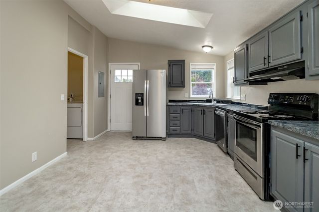 4333 Lakeview Ct SE, Lacey, WA 98503