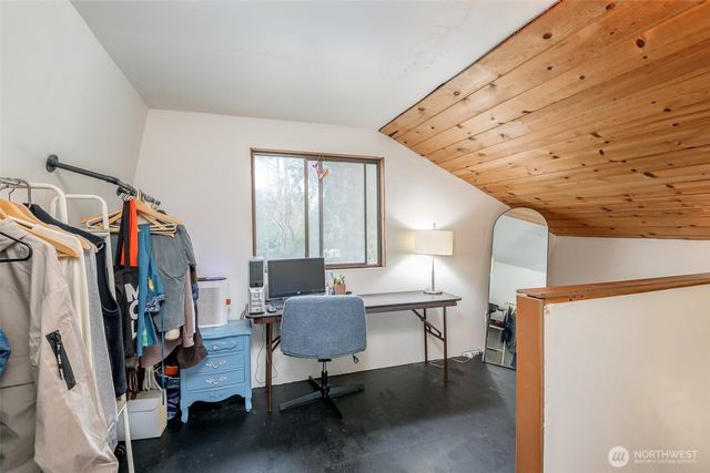 406 E Madrona Boulevard NW, Lakebay, WA 98349