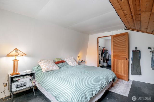 406 E Madrona Boulevard NW, Lakebay, WA 98349