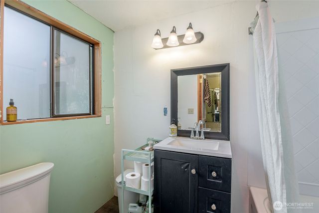 406 E Madrona Boulevard NW, Lakebay, WA 98349