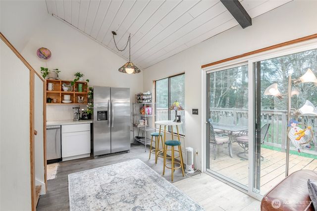 406 E Madrona Boulevard NW, Lakebay, WA 98349