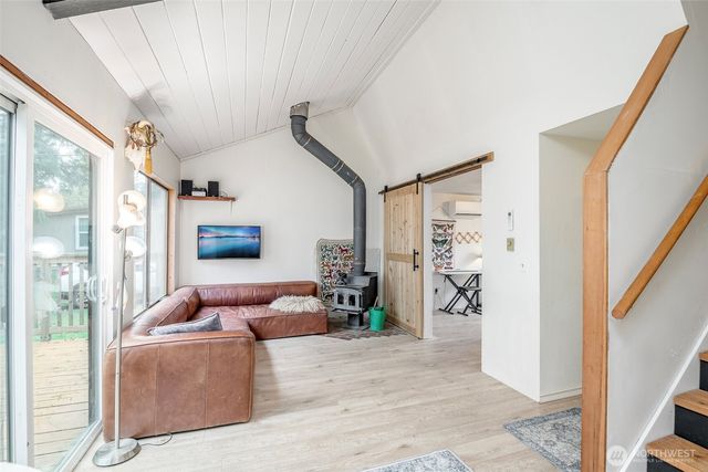 406 E Madrona Boulevard NW, Lakebay, WA 98349