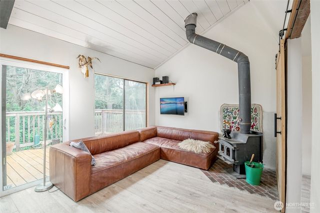 406 E Madrona Boulevard NW, Lakebay, WA 98349