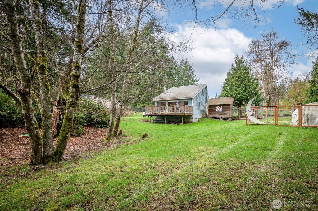 406 E Madrona Boulevard NW, Lakebay, WA 98349