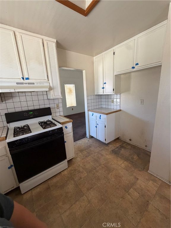 Image 11 of property listing at 24677 Rugby, Moreno Valley, CA 92551