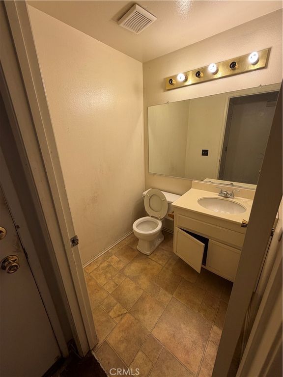 Image 32 of property listing at 24677 Rugby, Moreno Valley, CA 92551