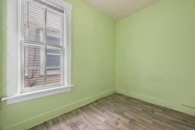 2400 W Scott STREET, Milwaukee, WI 53204