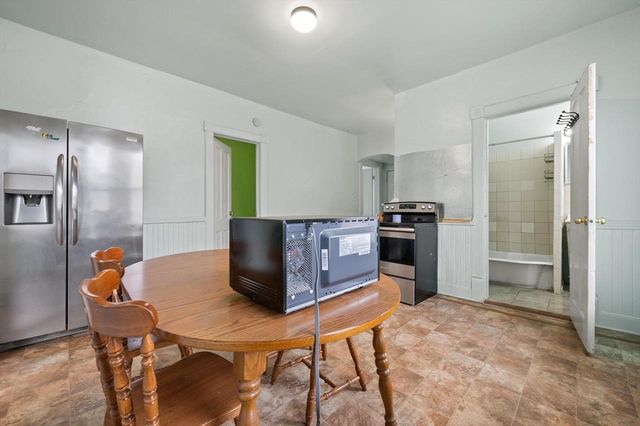 2400 W Scott STREET, Milwaukee, WI 53204