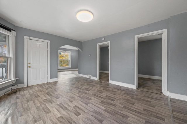 2400 W Scott STREET, Milwaukee, WI 53204