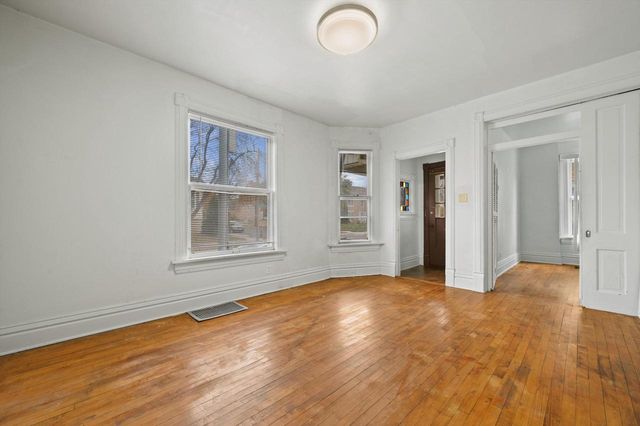 2400 W Scott STREET, Milwaukee, WI 53204