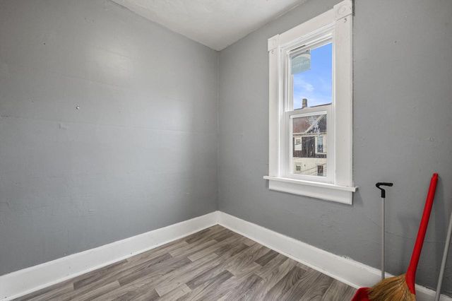 2400 W Scott STREET, Milwaukee, WI 53204