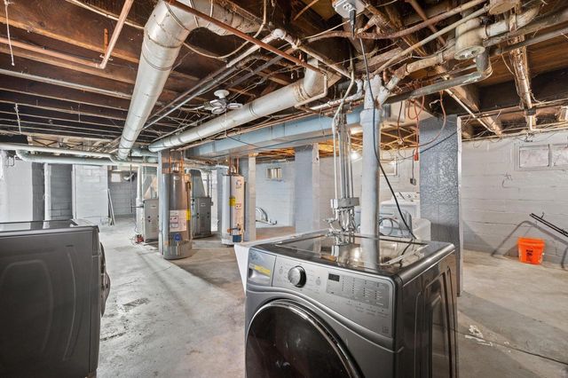 2400 W Scott STREET, Milwaukee, WI 53204