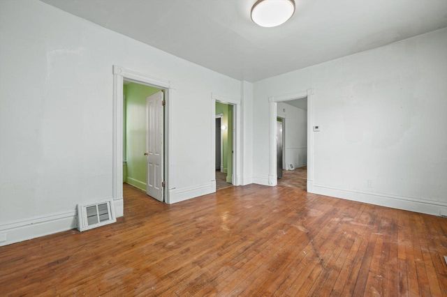 2400 W Scott STREET, Milwaukee, WI 53204